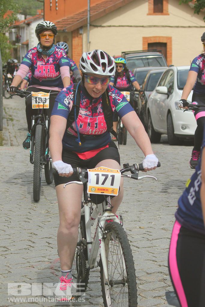 B-Pro MTB de la Mujer 2016, salida