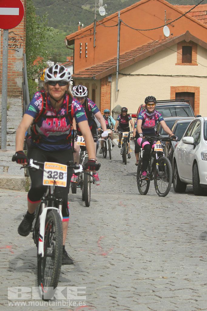B-Pro MTB de la Mujer 2016, salida