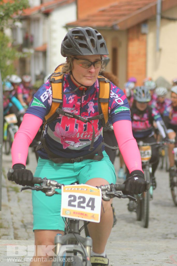 B-Pro MTB de la Mujer 2016, salida