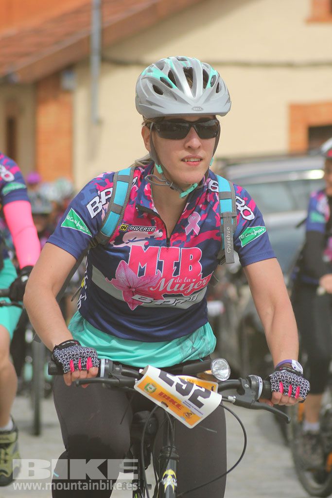 B-Pro MTB de la Mujer 2016, salida