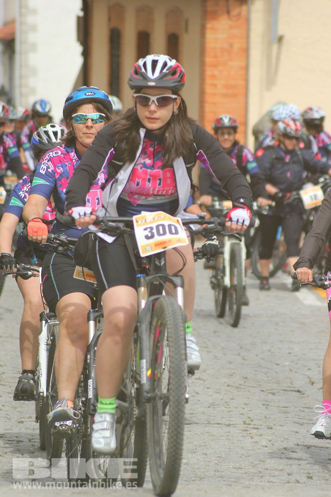 B-Pro MTB de la Mujer 2016, salida