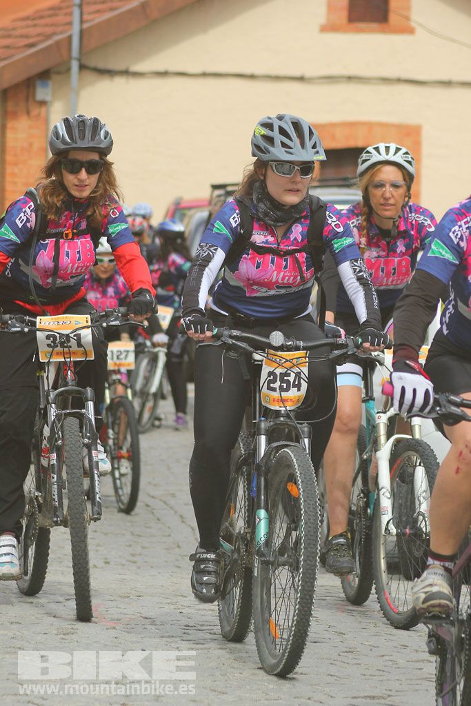 B-Pro MTB de la Mujer 2016, salida