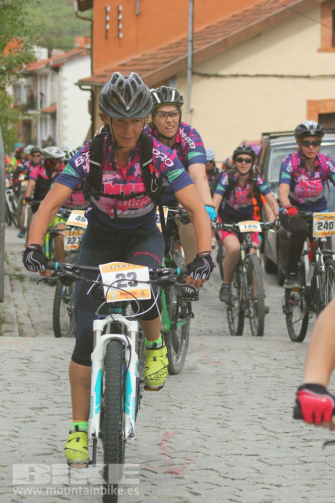 B-Pro MTB de la Mujer 2016, salida