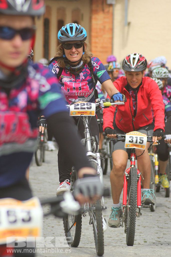 B-Pro MTB de la Mujer 2016, salida
