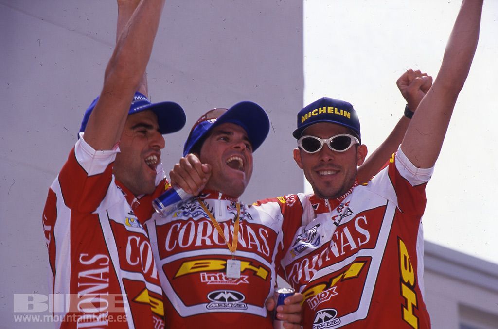 Equipo Coronas 25 Aniversario