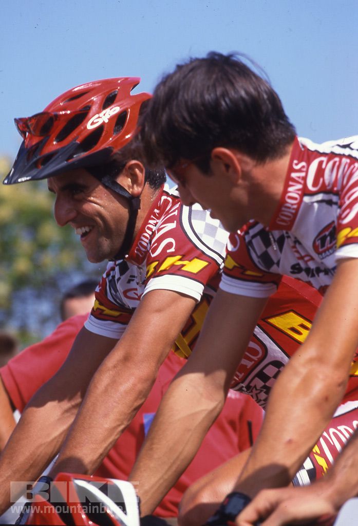 Equipo Coronas 25 Aniversario