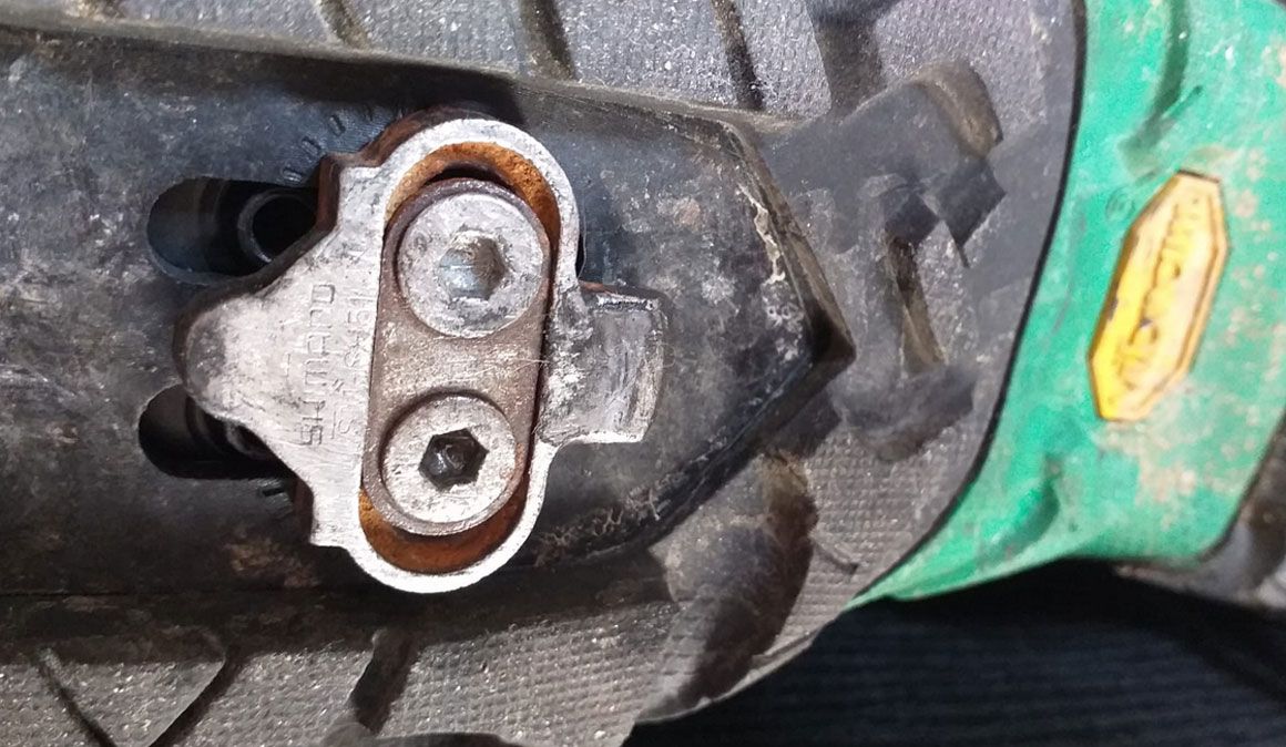 Se te sale mucho el pedal... ¿no tendrás las calas gastadas?