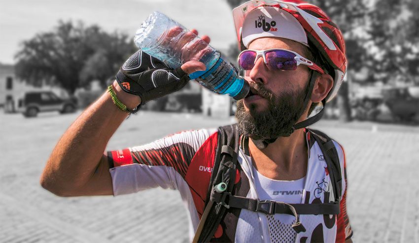 ¿Cuándo llega el agua y cuándo hace falta bebida deportiva?