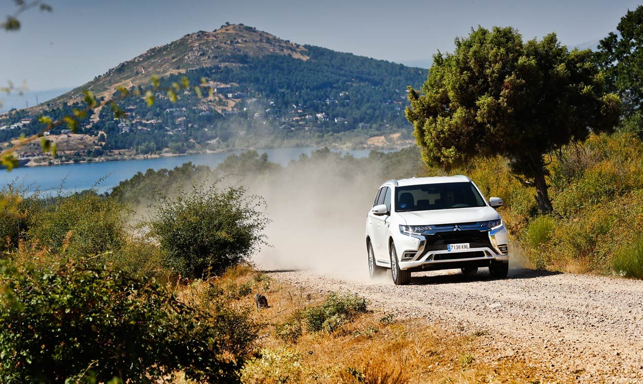 Llega el coche de los e-bikers: Mitsubishi Outlander PHEV