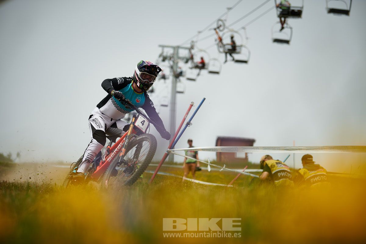 Copa del Mundo Les Gets. Entrenamientos descenso. Galeria 1
