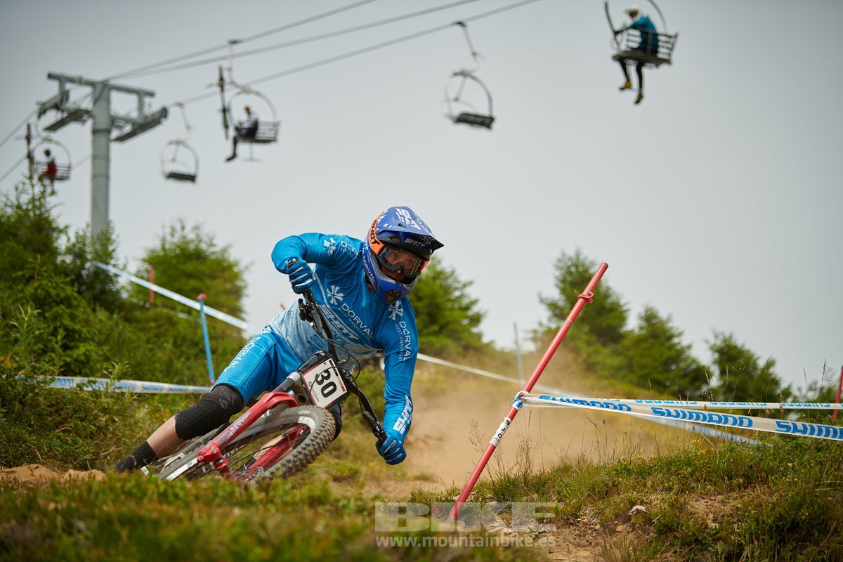 Copa del Mundo Les Gets. Entrenamientos descenso. Galeria 1