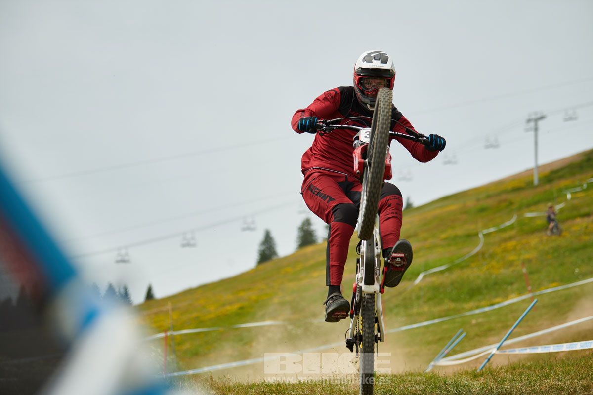 Copa del Mundo Les Gets. Entrenamientos descenso. Galeria 1