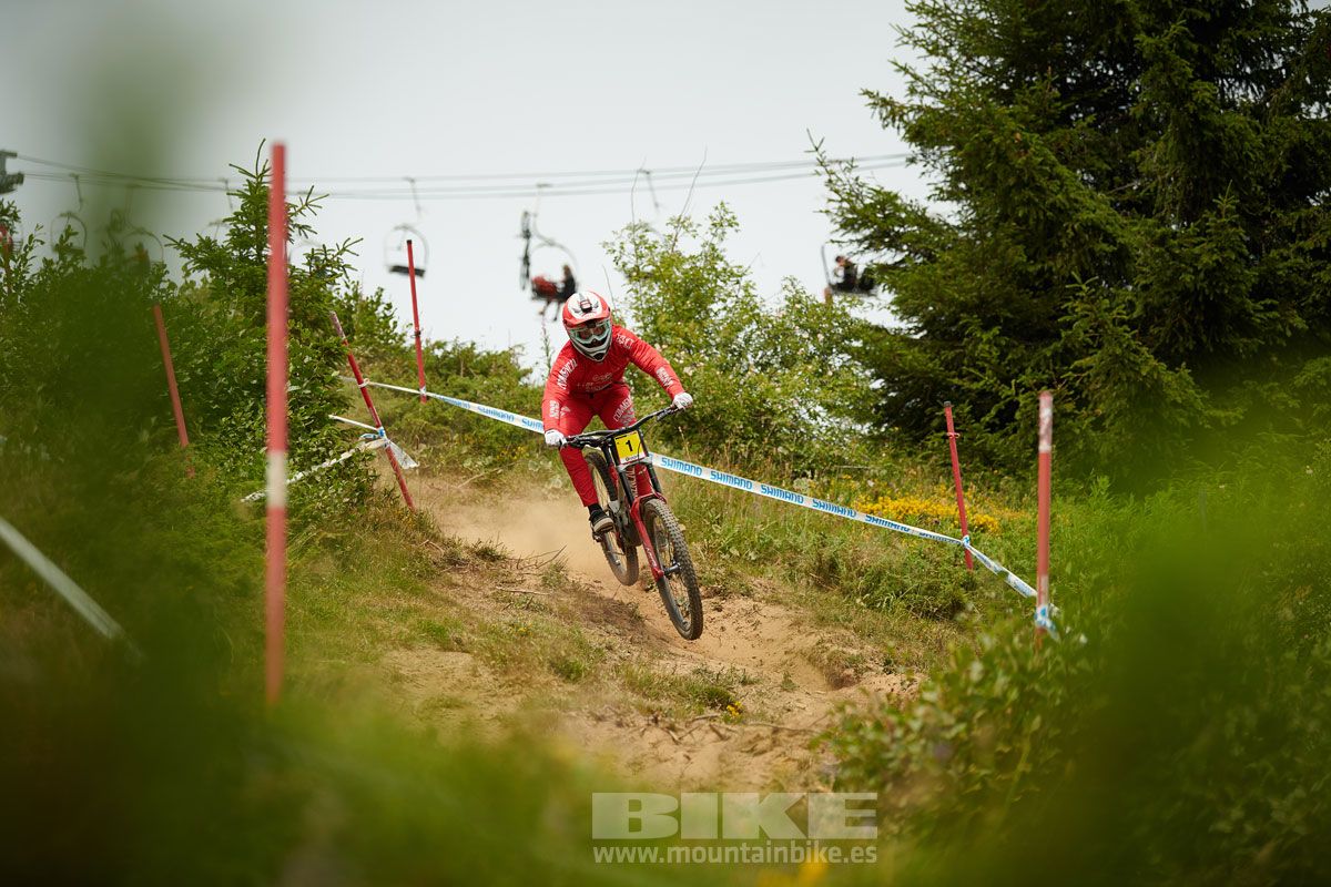 Copa del Mundo Les Gets. Entrenamientos descenso. Galeria 1