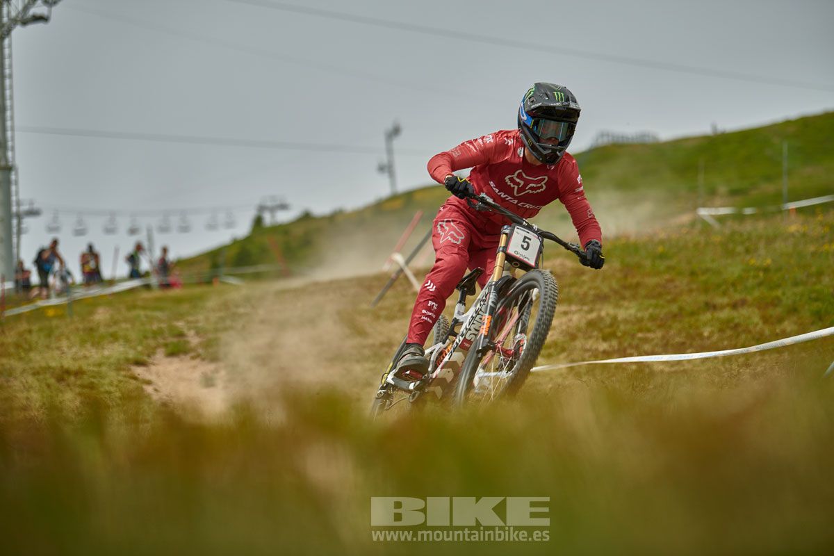 Copa del Mundo Les Gets. Entrenamientos descenso. Galeria 1