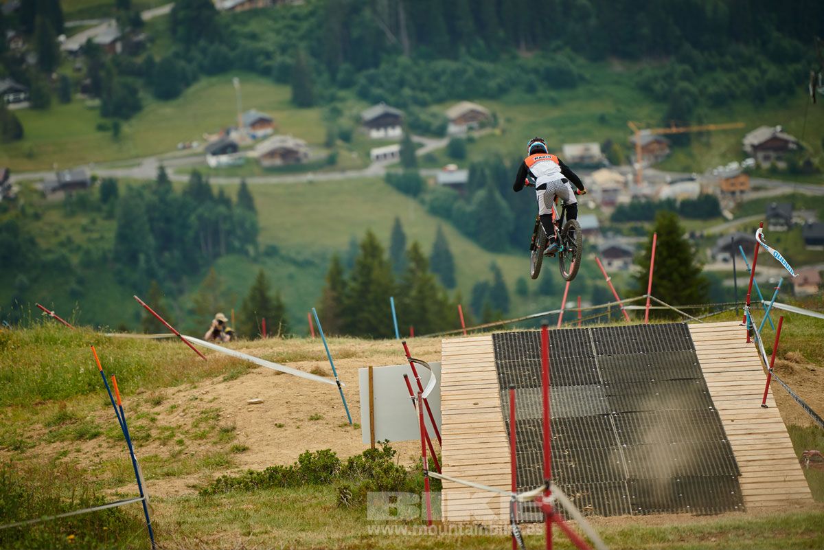 Copa del Mundo Les Gets. Entrenamientos descenso. Galeria 1