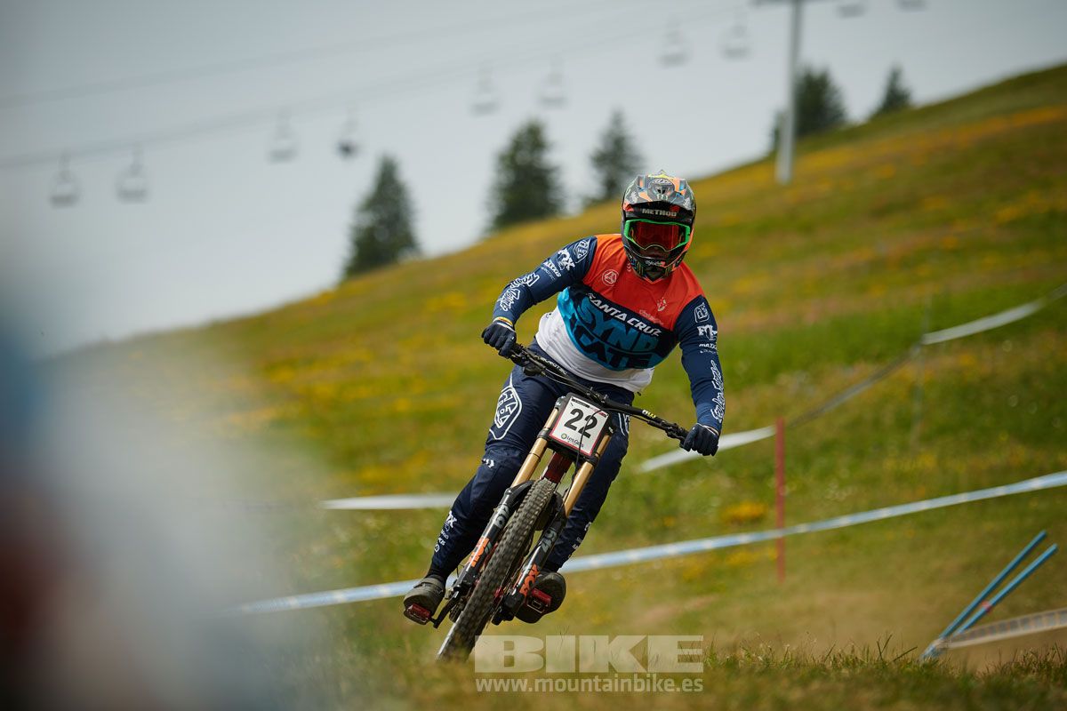 Copa del Mundo Les Gets. Entrenamientos descenso. Galeria 1