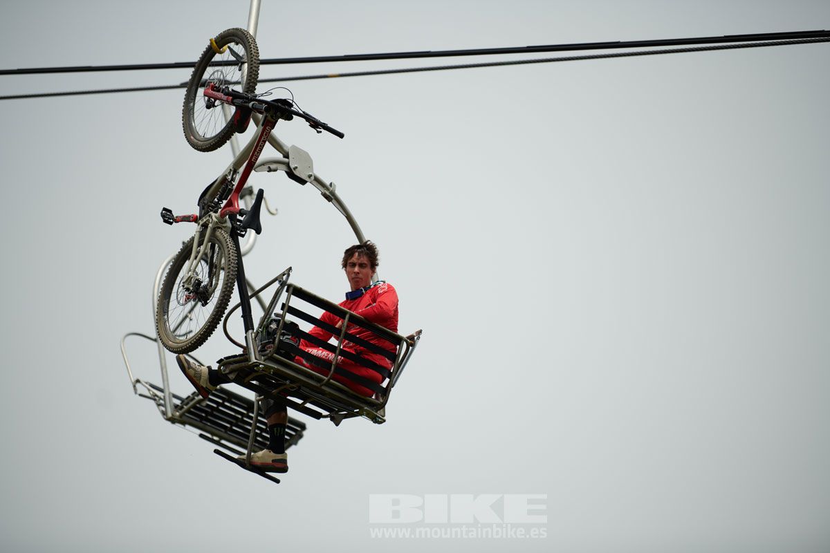 Copa del Mundo Les Gets. Entrenamientos descenso. Galeria 1