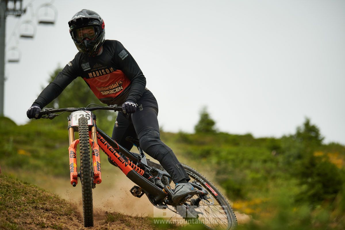 Copa del Mundo Les Gets 2019. Entrenamientos descenso. Galeria 2