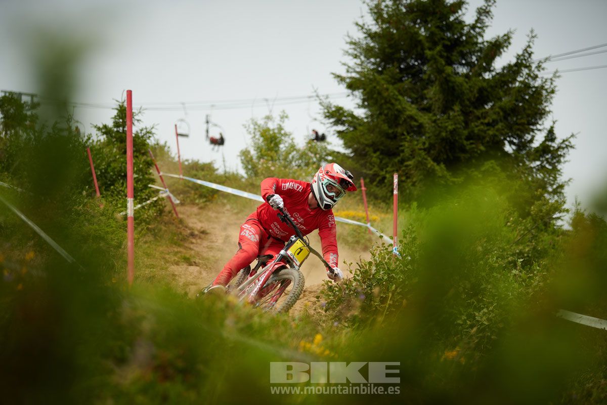 Copa del Mundo Les Gets 2019. Entrenamientos descenso. Galeria 2