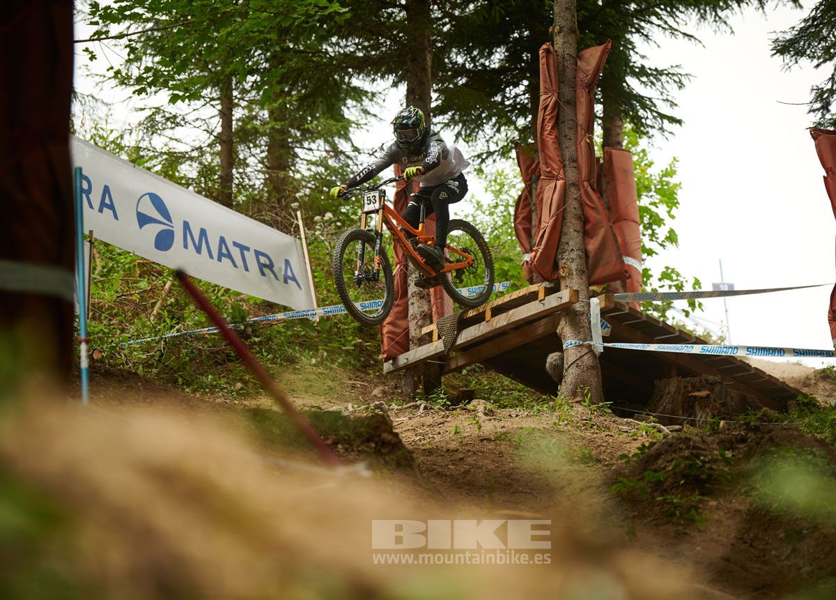 Copa del Mundo Les Gets 2019. Entrenamientos descenso. Galeria 2