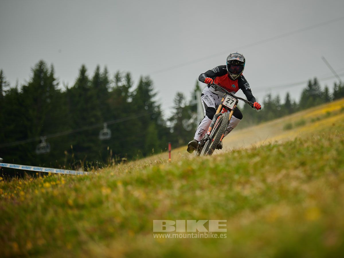 Copa del Mundo Les Gets 2019. Entrenamientos descenso. Galeria 2