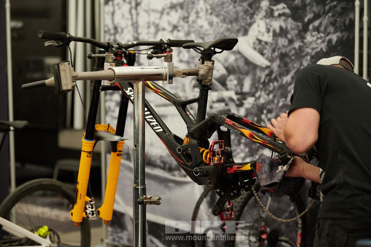 Copa del Mundo Les Gets 2019. Entrenamientos descenso. Galeria 2