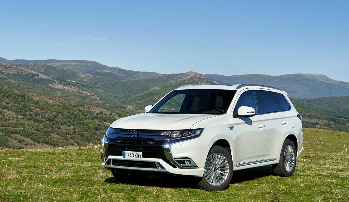 Si respetas la naturaleza, el Mitsubishi Outlander PHEV es la respuesta