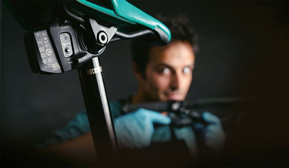Mecánica: Instalar una tija RockShox Reverb AXS
