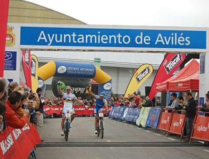ABSALON Y FULLANA GANAN EN AVILÉS