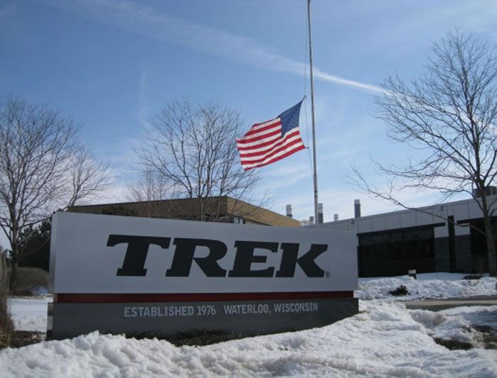 TREK ESTÁ DE LUTO