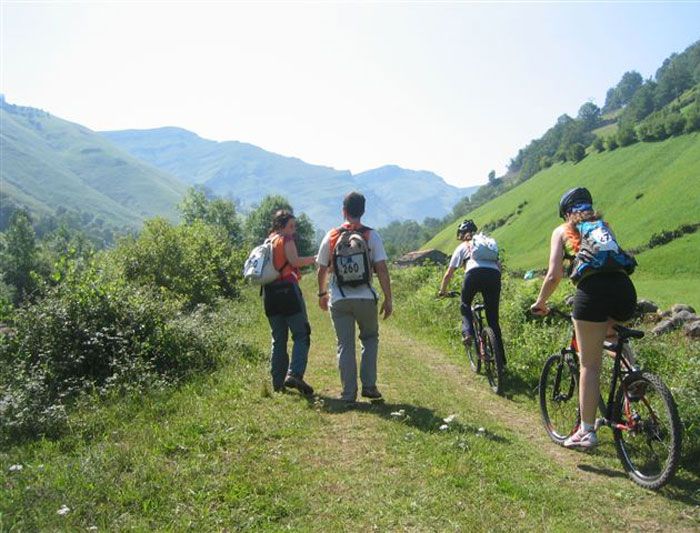 LOS PARTICIPANTES DEL BOOMERANG ORIENTAVENTURA REPOBLARÁN ESTE FIN DE SEMANA LOS VALLES PASIEGOS