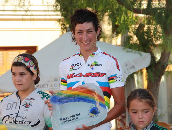 MARGA FULLANA TRIUNFA EN SU "PEKIN" NATAL