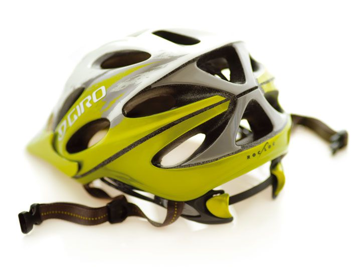UN MONTÓN DE MUJERES PARA UN CASCO