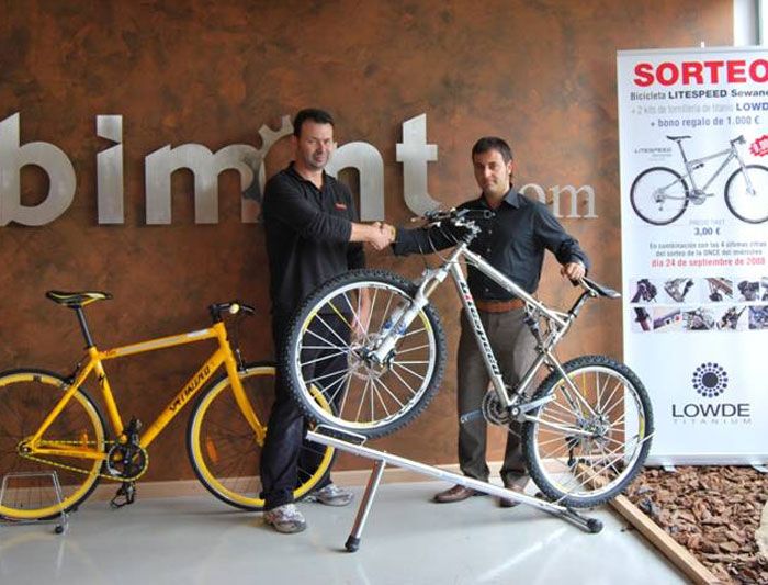 UNA LITESPEED CON LOWDE: VAYA UN PREMIO