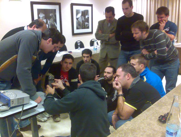 SCOTT FORMA A SUS TIENDAS