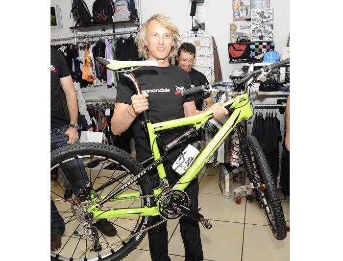 LOS HERMANOS CALLEJA CON CANNONDALE