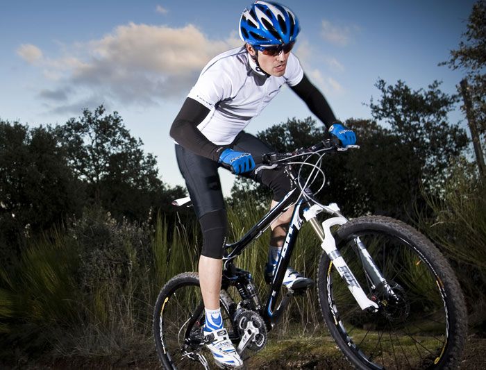 BH TRAIL RACER CARBON: LA BICI QUE GANÓ EL XTERRA