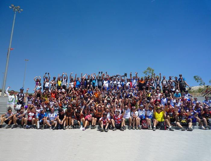200 BIKERS Y UN DESTINO