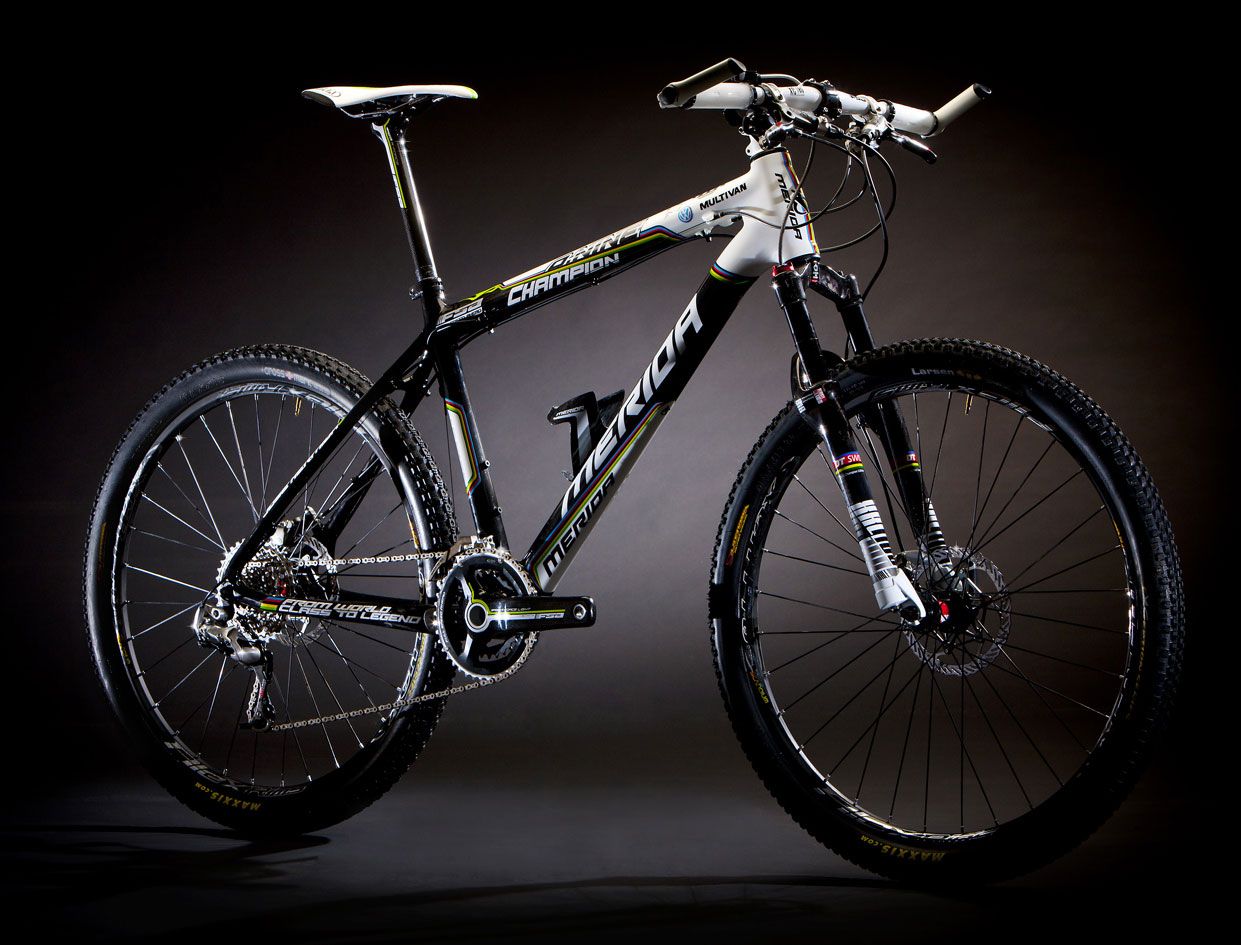 HERMIDA YA TIENE LA BICI CAMPEONA