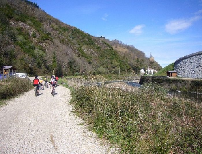 MARCHA EN LA VÍA VERDE DEL BIDASOA