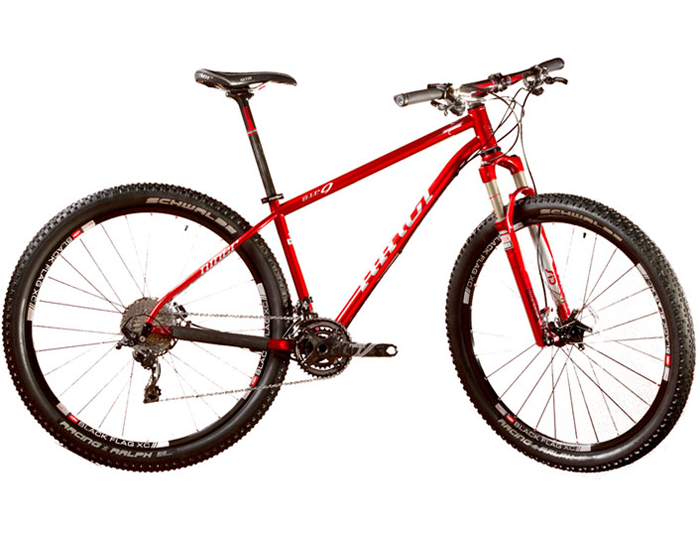 NINER S.I.R.9: VOLVER AL ACERO