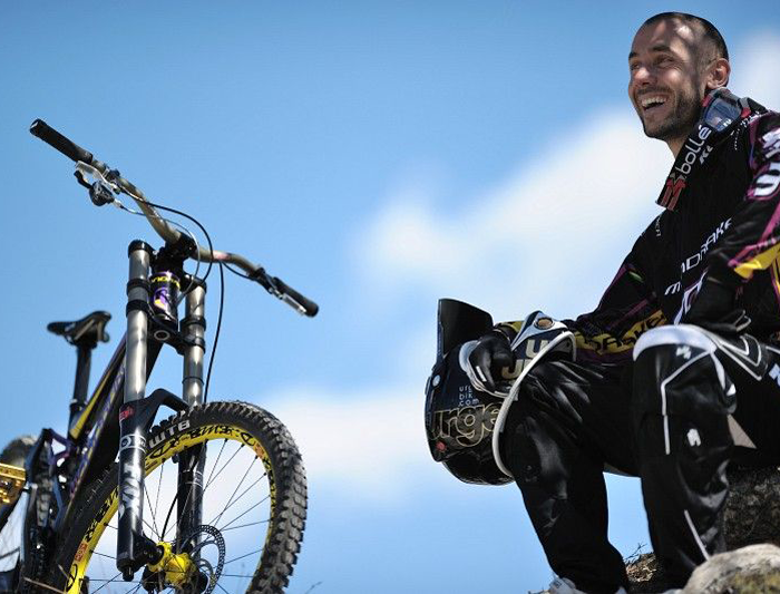 FABIEN BAREL Y MONDRAKER SEPARAN SUS CAMINOS