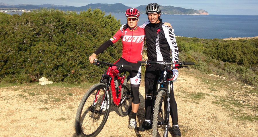 Gómez Noya de Nadal: "Cómo va en bici este tío"
