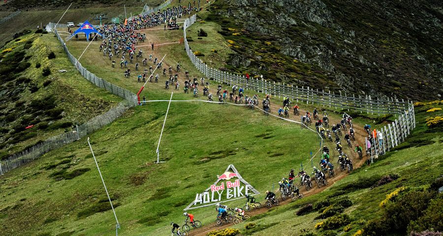Video Avalancha de la Red Bull Holy Bike por GoPro