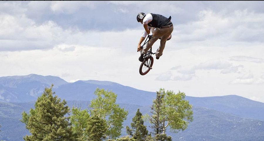 Campamentos de verano Freeride, Enduro y Dirt Park en IrriSarri Land.