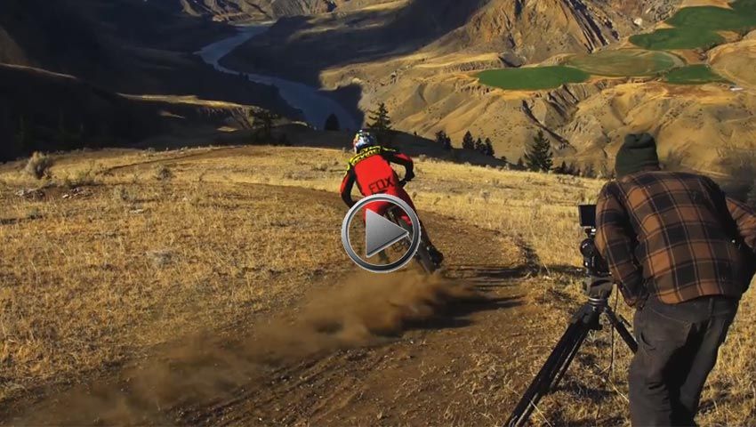 Vídeo: Buscando la máxima velocidad en curva