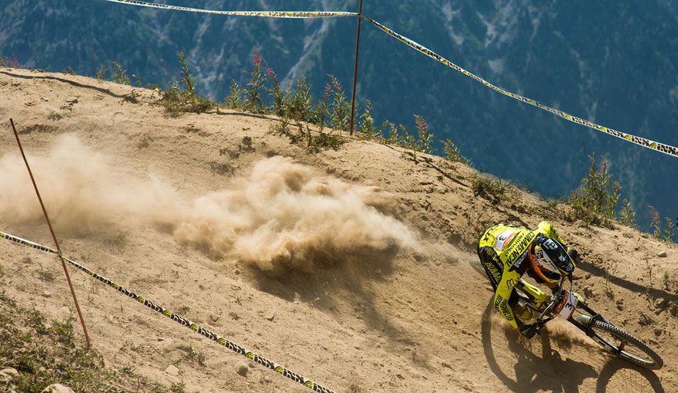 Vídeo: All In 2015. Commençal / Vallnord Downhill Racing Team