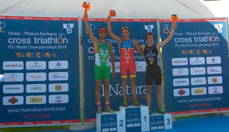 Rubén Ruzafa vuelve a ser campeón del mundo de Triatlón Cros ITU
