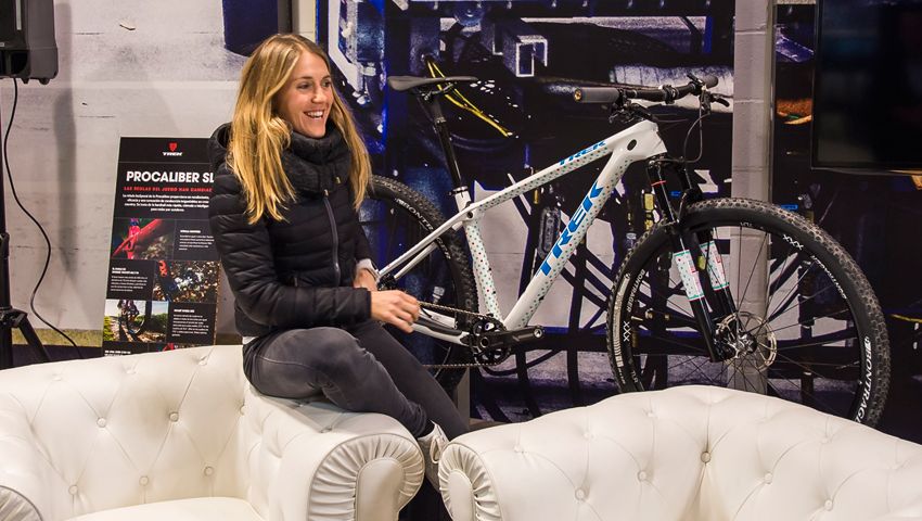 Claudia Galicia y sus Trek personalizadas