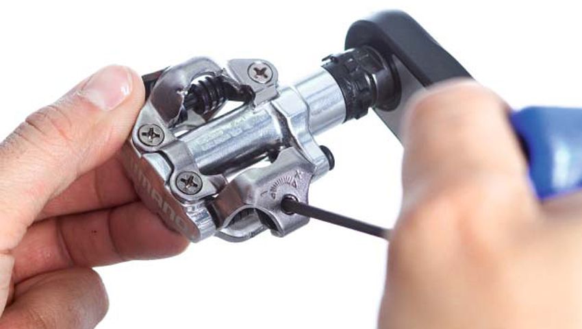 Prueba estas dos cosas si te cuesta sacar el pie del pedal